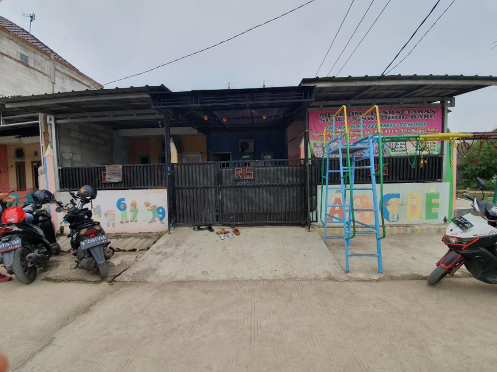 TK di Bekasi Dilempari Batu oleh Seorang Pria, Murid-murid Ketakutan TK di Bekasi Dilempari Batu oleh Seorang Pria, Murid-murid Ketakutan