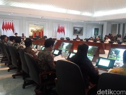 Jokowi Pimpin Sidang Kabinet Bahas RPJMN 2020-2024 di Istana