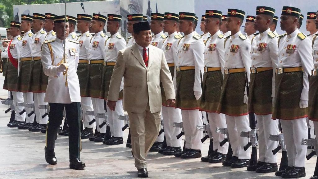 Momen Kunjungan Perdana Menhan Prabowo ke Malaysia Momen Kunjungan Perdana Menhan Prabowo ke Malaysia