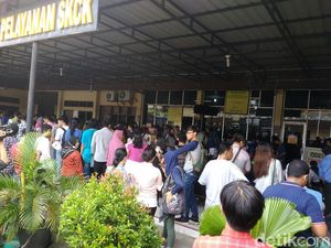 Cerita Warga Berdebar Urus SKCK Pasca-bom Bunuh Diri di Polrestabes Medan Cerita Warga Berdebar Urus SKCK Pasca-bom Bunuh Diri di Polrestabes Medan