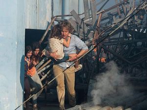 Sinopsis Film No Escape, Saat Terjebak dalam Kerusuhan Pemberontakan Politik Sinopsis Film No Escape, Saat Terjebak dalam Kerusuhan Pemberontakan Politik