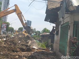 Pasar Unggas Keputran Dijauhkan dari Jalan Raya untuk Kurangi Bau Tak Sedap