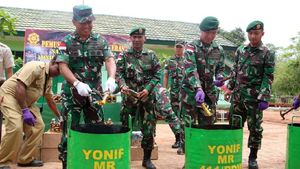 Satgas Pamtas RI-PNG Musnahkan 1.236 Botol Miras Ilegal