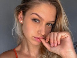 Noa Saez diketahui berprofesi sebagai model di Spanyol (Instagram @noasaaez)