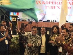 Nurdin Halid Keempat Kalinya Terpilih Jadi Ketua Dekopin