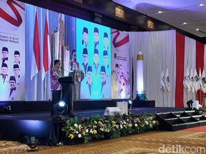 Anies di Rakornas PKS: Akhir-akhir Ini Lagi Musim Pelukan Anies di Rakornas PKS: Akhir-akhir Ini Lagi Musim Pelukan