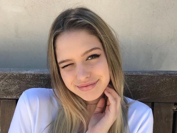 Perkenalkan Noa Saez, Si Seksi Teman Kencan Neymar