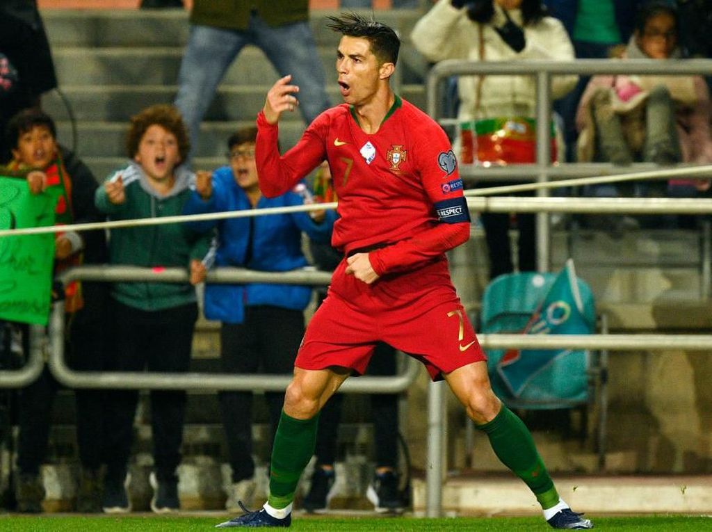 Keluhkan Lapangan Luksemburg, Ronaldo Sebut Ladang Kentang Keluhkan Lapangan Luksemburg, Ronaldo Sebut Ladang Kentang