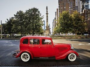 Keliling Kota New York Naik Mobil Antik, Serasa Selebriti