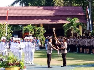 Kapolri Pimpin Upacara Pengukuhan Kenaikan Tipe Polda Sulteng Kapolri Pimpin Upacara Pengukuhan Kenaikan Tipe Polda Sulteng