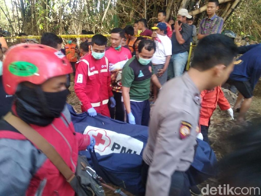 Mayat Mengambang Ditemukan di Ponorogo, Identitas Masih Misterius Mayat Mengambang Ditemukan di Ponorogo, Identitas Masih Misterius