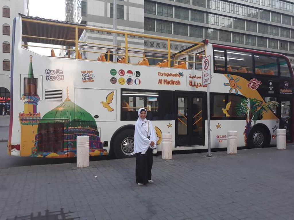 Ini Bus Hop On-Hop Off Buat ke Masjid Nabawi & Keliling Madinah Ini Bus Hop On-Hop Off Buat ke Masjid Nabawi & Keliling Madinah