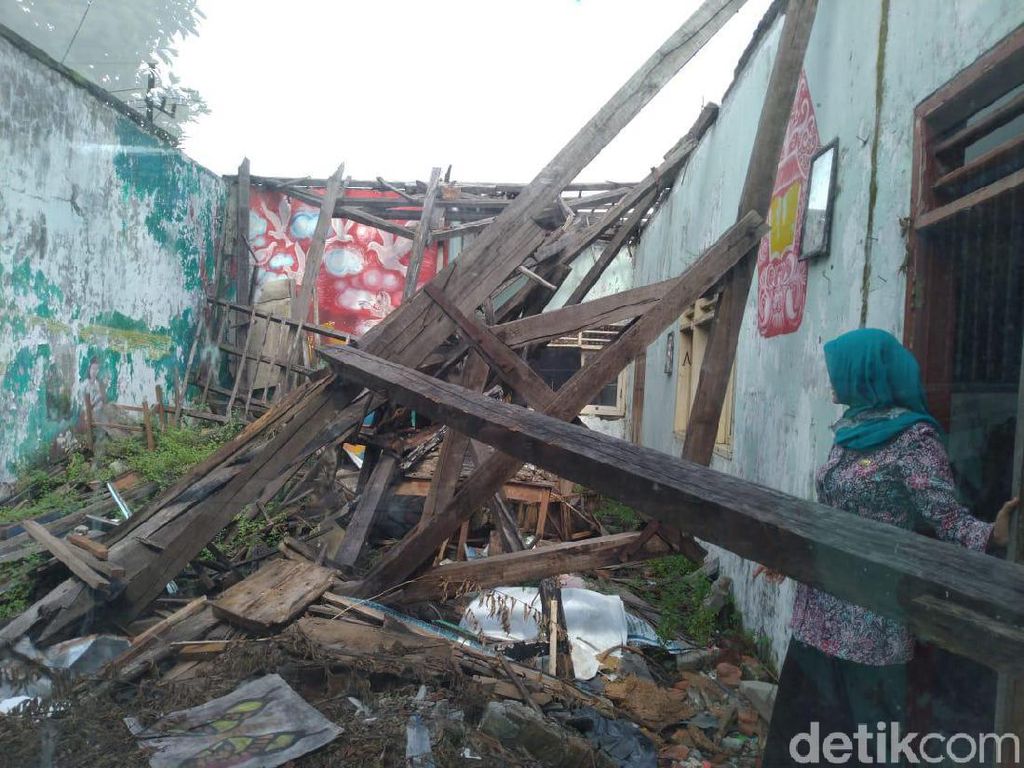28 Sekolah di Kota Mojokerto Rusak, 20 Proses Perbaikan 28 Sekolah di Kota Mojokerto Rusak, 20 Proses Perbaikan