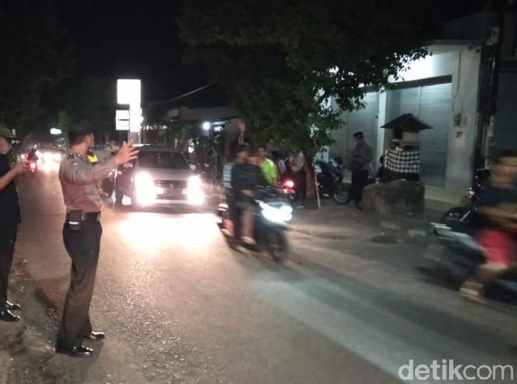 Bikin Video Hoax Tsunami Buleleng, Pegawai Bank Diamankan Polisi Bikin Video Hoax Tsunami Buleleng, Pegawai Bank Diamankan Polisi