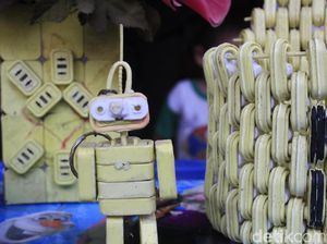 Mainan Limbah Segel Plastik, Upaya Kreatif Eka  Selamatkan Lingkungan