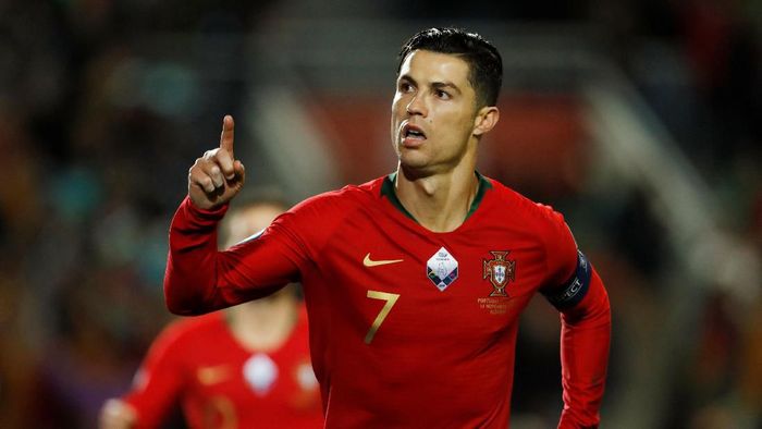Aksi Cristiano Ronaldo saat Portugal menghajar Lithuania 6-0. (Foto: Pedro Nunes/REUTERS) Aksi Cristiano Ronaldo saat Portugal menghajar Lithuania 6-0. (Foto: Pedro Nunes/REUTERS)