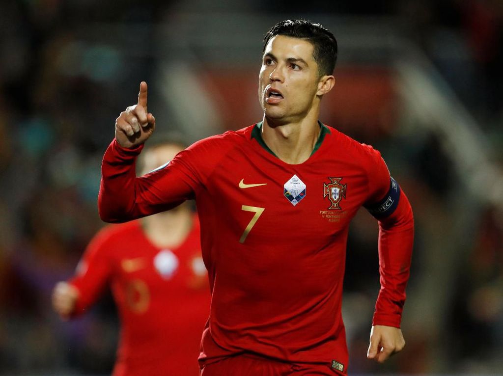 Ronaldo Hat-trick, Portugal Hancurkan Lithuania 6-0 Ronaldo Hat-trick, Portugal Hancurkan Lithuania 6-0