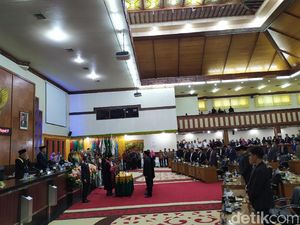 Ketua-Wakil Ketua DPR Aceh Resmi Dilantik