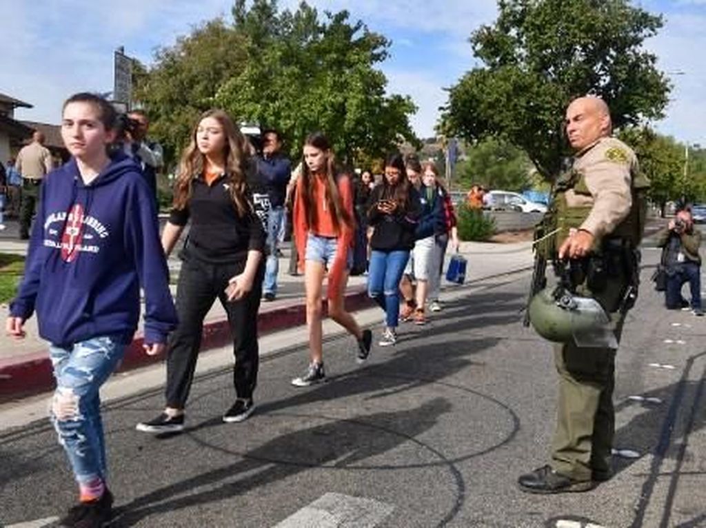 KJRI Los Angeles: Tak Ada WNI Jadi Korban Penembakan di Sekolah California KJRI Los Angeles: Tak Ada WNI Jadi Korban Penembakan di Sekolah California