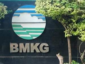 Warga Jaksel-Jaktim Dengar Dentuman, Ini Dugaan Awal BMKG Warga Jaksel-Jaktim Dengar Dentuman, Ini Dugaan Awal BMKG