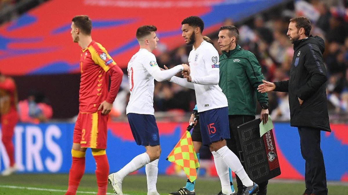 Joe Gomez dicemooh fans Inggris saat masuk sebagai pemain pengganti di laga lawan Montenegro. (Foto: Michael Regan/Getty Images)