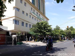 Tengok La Lembah Manah, Jokowi dan Jan Ethes Kembali Datangi RS PKU Solo Tengok La Lembah Manah, Jokowi dan Jan Ethes Kembali Datangi RS PKU Solo