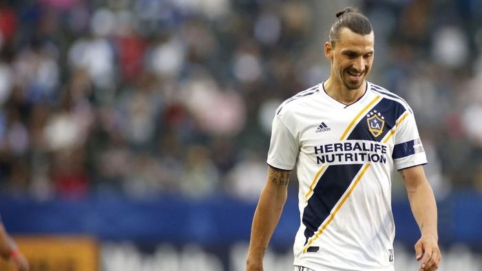 Zlatan Ibrahimovic diklaim ingin pensiun di Italia. (Foto: Katharine Lotze/Getty Images/AFP) Zlatan Ibrahimovic diklaim ingin pensiun di Italia. (Foto: Katharine Lotze/Getty Images/AFP)