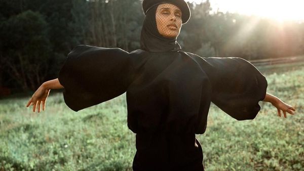 Cantik Modis Rawdah Mohamed, Model Hijab Asal Somalia yang Suka Es Krim