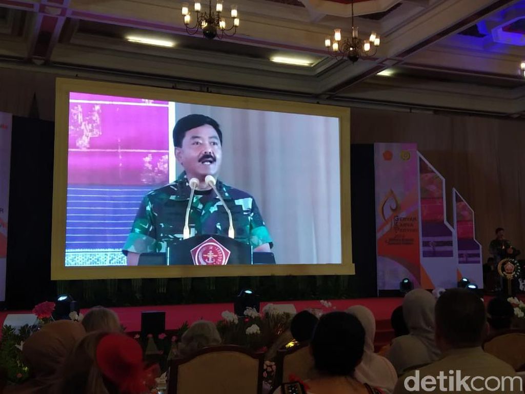Panglima TNI Harap Gebyar Karya Pertiwi Tingkatkan Ekonomi Kerakyatan Panglima TNI Harap Gebyar Karya Pertiwi Tingkatkan Ekonomi Kerakyatan