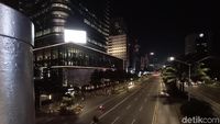 Potret JPO Tanpa Atap di Malam Hari