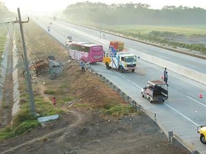 Bus Tabrak Truk di Tol Gempol-Pasuruan, 4 Orang Tewas