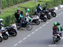 Ojol Suka Parkir Sembarangan, Anggota DPR Cecar Gojek hingga Grab