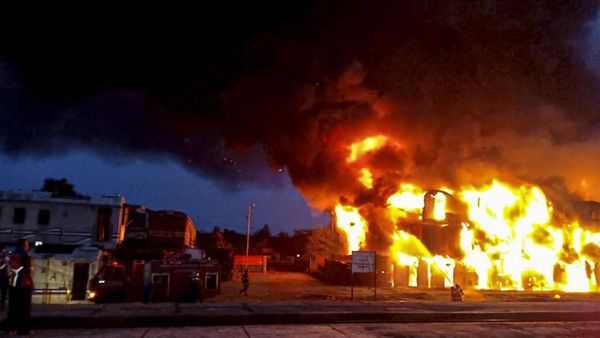 122 Gerbong Kereta Milik KAI Ludes Terbakar