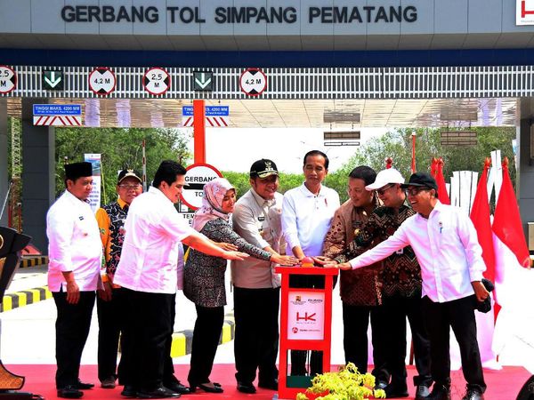 Jokowi Resmikan Tol Terpanjang RI