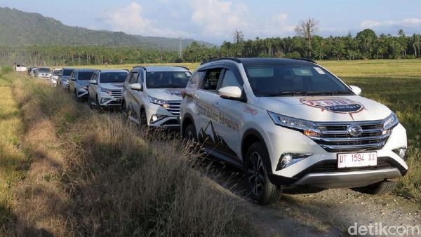 Jelajah Kolaka dengan Terios