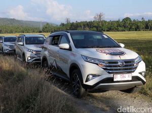 Jelajah Kolaka dengan Terios Jelajah Kolaka dengan Terios
