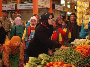 Omzet Pedagang Turun, Bupati Sragen Minta PNS Belanja di Pasar