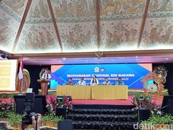 Ganjar Kembali Terpilih Jadi Ketum Kagama Secara Aklamasi