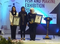 11.021 Bandeng Presto di Surabaya Pecahkan Rekor MURI