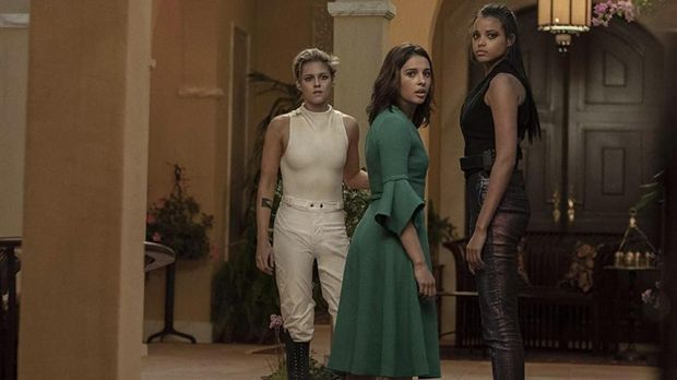 Review Film: Charlie's Angels