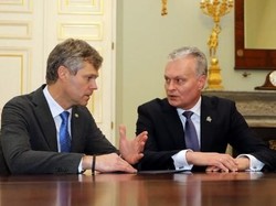 Presiden Lithuania Bebaskan Dua Mata-mata Asal Rusia