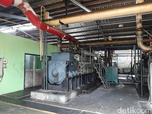 Pembangkit Berbahan Kayu Bikin Tebal Kantong Warga Perbatasan Pembangkit Berbahan Kayu Bikin Tebal Kantong Warga Perbatasan