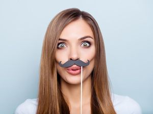 Wanita Punya Kumis Atau Rambut Dada yang Lebat, Hati-hati Tanda Tak Subur