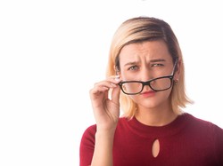 Wanita Ini Tutupi Kebutaan Selama 38 Tahun, Sukses Jadi Penulis Hingga S2