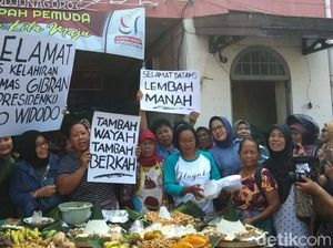 Cucu Ketiga Jokowi Lahir, Pedagang Pasar Gede Solo Syukuran Cucu Ketiga Jokowi Lahir, Pedagang Pasar Gede Solo Syukuran