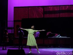 Seru! Nonton Ratusan Anak Rusun Main Operet