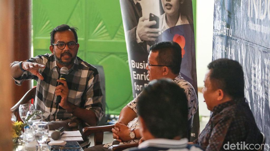 Seru! Haris Azhar Cs Bahas Teror Pada Polisi Seru! Haris Azhar Cs Bahas Teror Pada Polisi