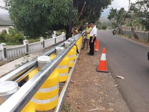 Kurangi Risiko Kematian, Dishub Jabar Tambah Roller Barrier di Jalur Rawan Kurangi Risiko Kematian, Dishub Jabar Tambah Roller Barrier di Jalur Rawan
