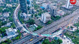Mantul! Jembatan Lengkung LRT Jabodebek Karya Anak Bangsa