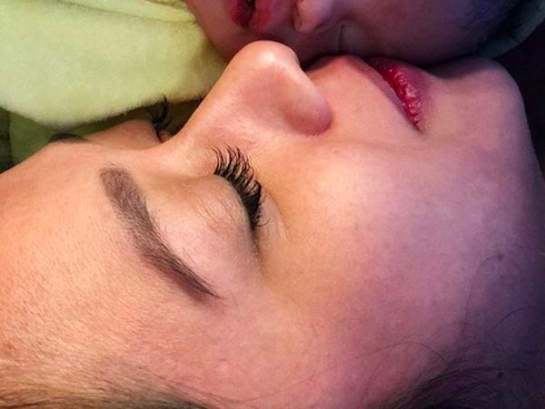 Artis-artis yang Bulu Matanya Tetap Cetar Saat Melahirkan Seperti Gista Putri
